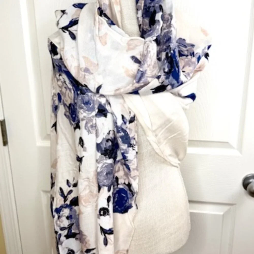Large Rectangular Floral Print Scarf with Fringed Ends